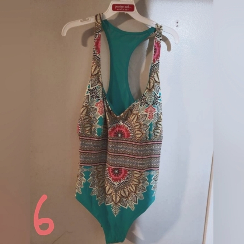 Woman's one piece swim suit size L NWOT